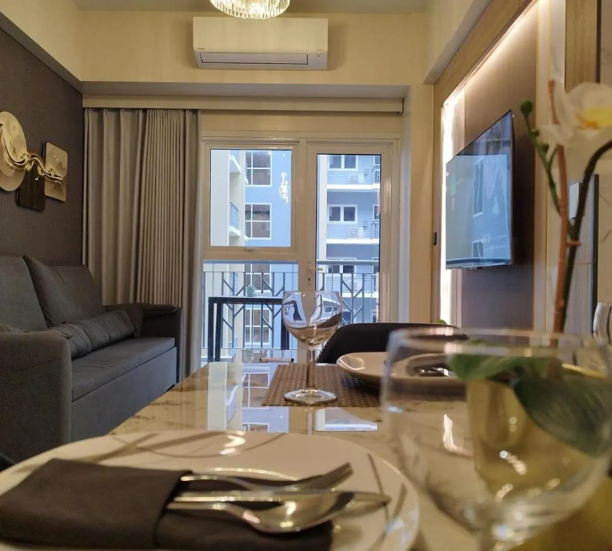 Savvy Suites Combined 5Br Near Okada Manille